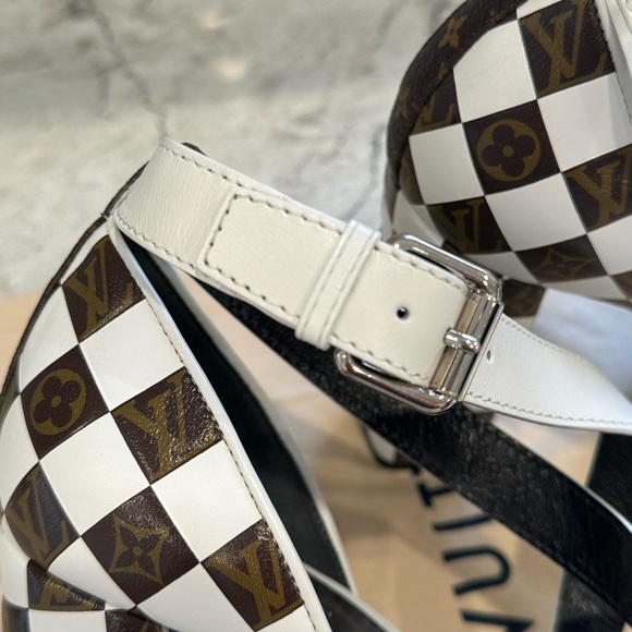 Louis Vuitton heels - Picture 6 of 10